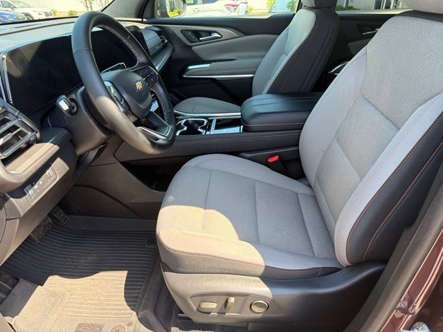 Used 2024 Chevrolet Traverse LT w/ LPO, Floor Liner Package FWD image 26