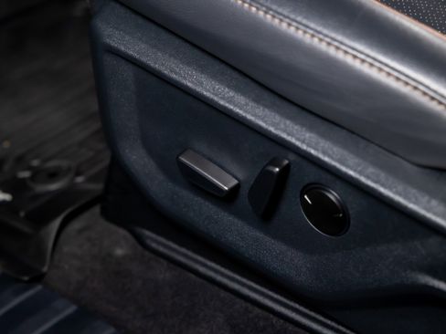 Used 2025 Ford F350 Lariat w/ Lariat Ultimate Package image 13