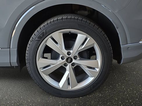 Used 2023 Audi Q4 e-tron Prestige w/ 20" Wheel Package AWD/4WD image 36