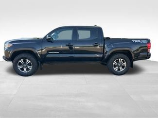 Used 2017 Toyota Tacoma TRD Sport AWD/4WD video 2
