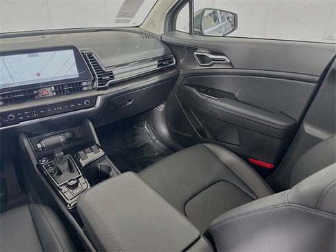 Certified 2025 Kia Sportage EX w/ Premium Package image 25