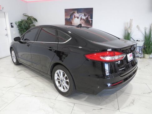 Used 2020 Ford Fusion SE FWD image 5