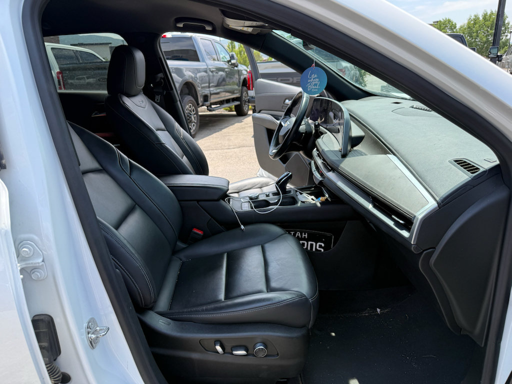 Used 2024 Cadillac XT4 Premium Luxury AWD/4WD image 14