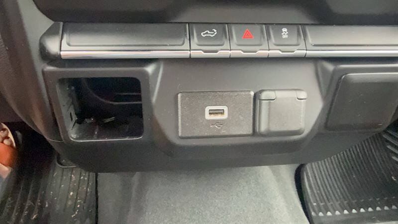 Used 2019 Chevrolet Silverado 1500 Custom w/ Custom Value Package AWD/4WD image 26