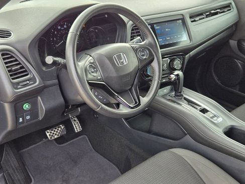 Used 2019 Honda HR-V Sport image 10