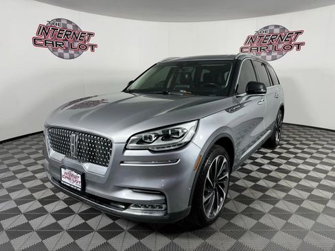 Used 2020 Lincoln Aviator Reserve w/ Equipment Group 202A image 3