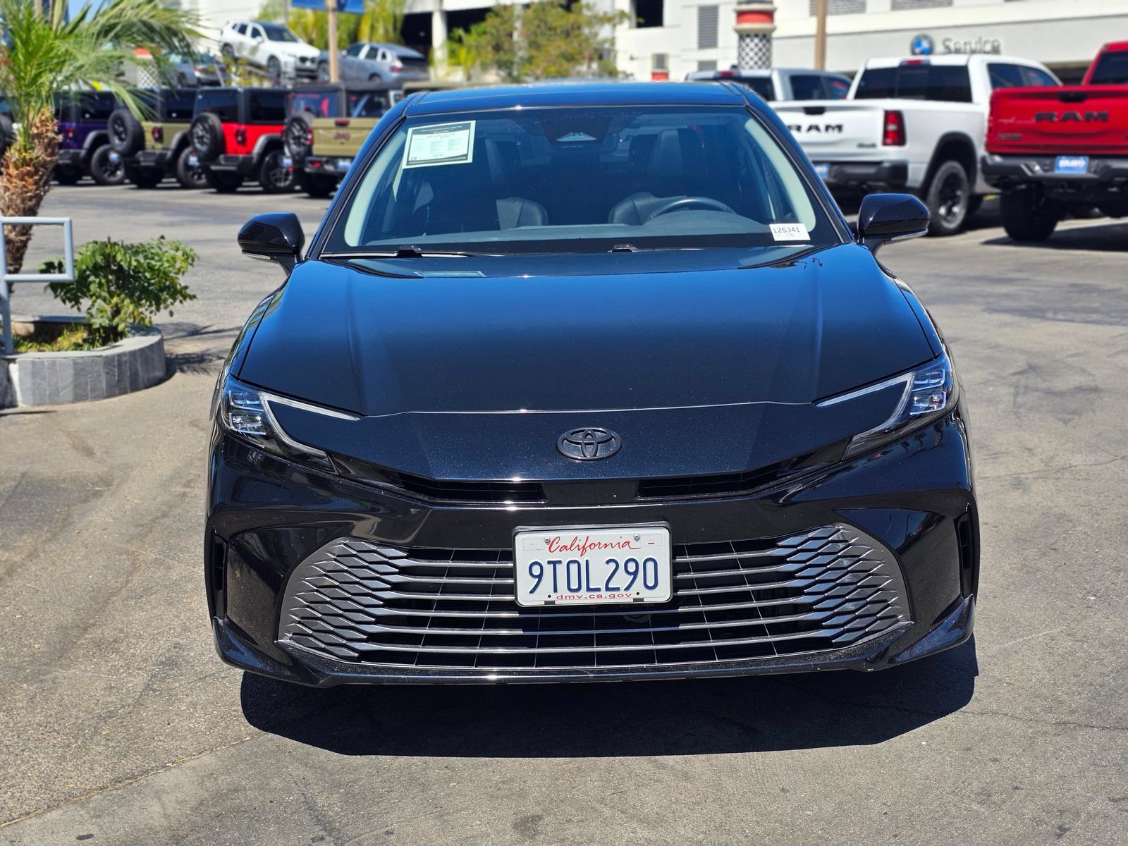 Used 2025 Toyota Camry XLE FWD image 3