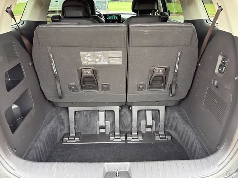 Used 2025 Kia Carnival SX Prestige FWD image 29