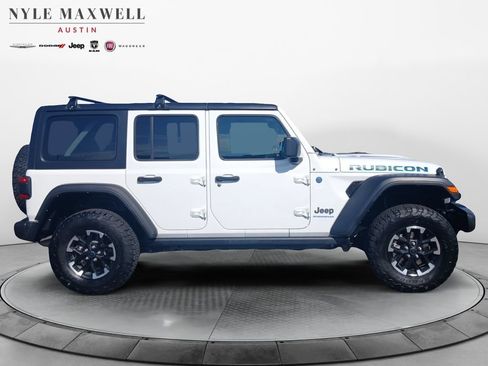 Used 2024 Jeep Wrangler Unlimited Rubicon 4xe AWD/4WD image 17
