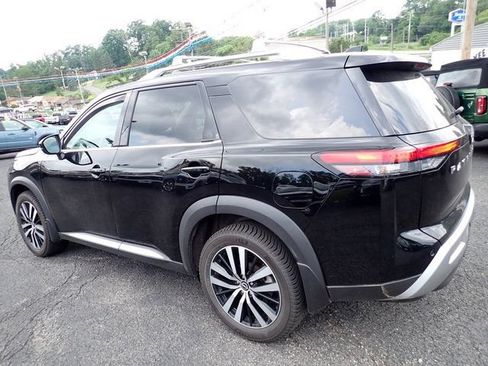 Used 2023 Nissan Pathfinder Platinum AWD/4WD image 4