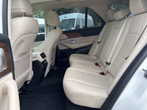 Used 2022 Mercedes-Benz GLE 350 4MATIC w/ Premium Package image 19