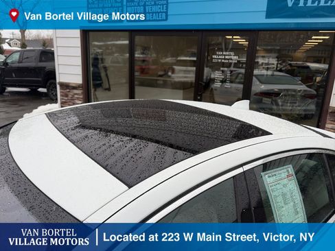 Used 2020 Jaguar XE S image 12