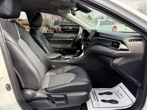Used 2024 Toyota Camry SE image 23