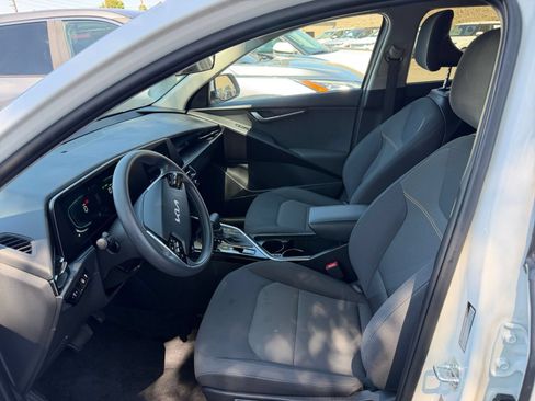 Used 2026 Kia Niro LX FWD image 24