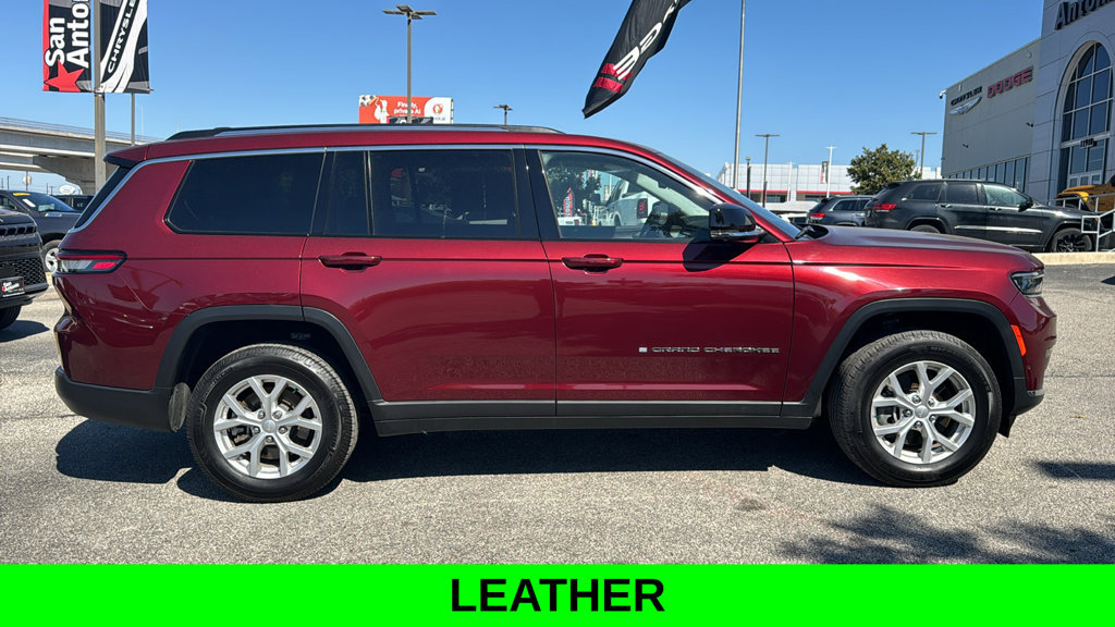 Used 2023 Jeep Grand Cherokee L Limited w/ Luxury Tech Group II RWD image 3