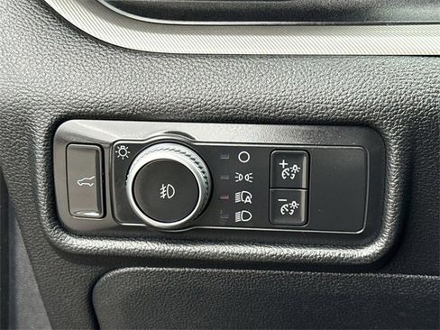 Used 2020 Ford Explorer XLT w/ Equipment Group 202A image 40