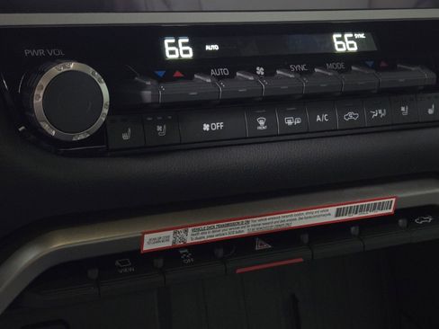 Used 2026 Toyota Tundra Limited image 30