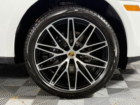 New 2026 Porsche Macan image 16