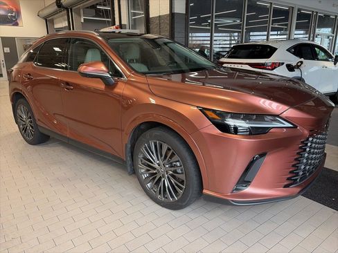 Used 2024 Lexus RX 350 w/ Convenience Package image 3