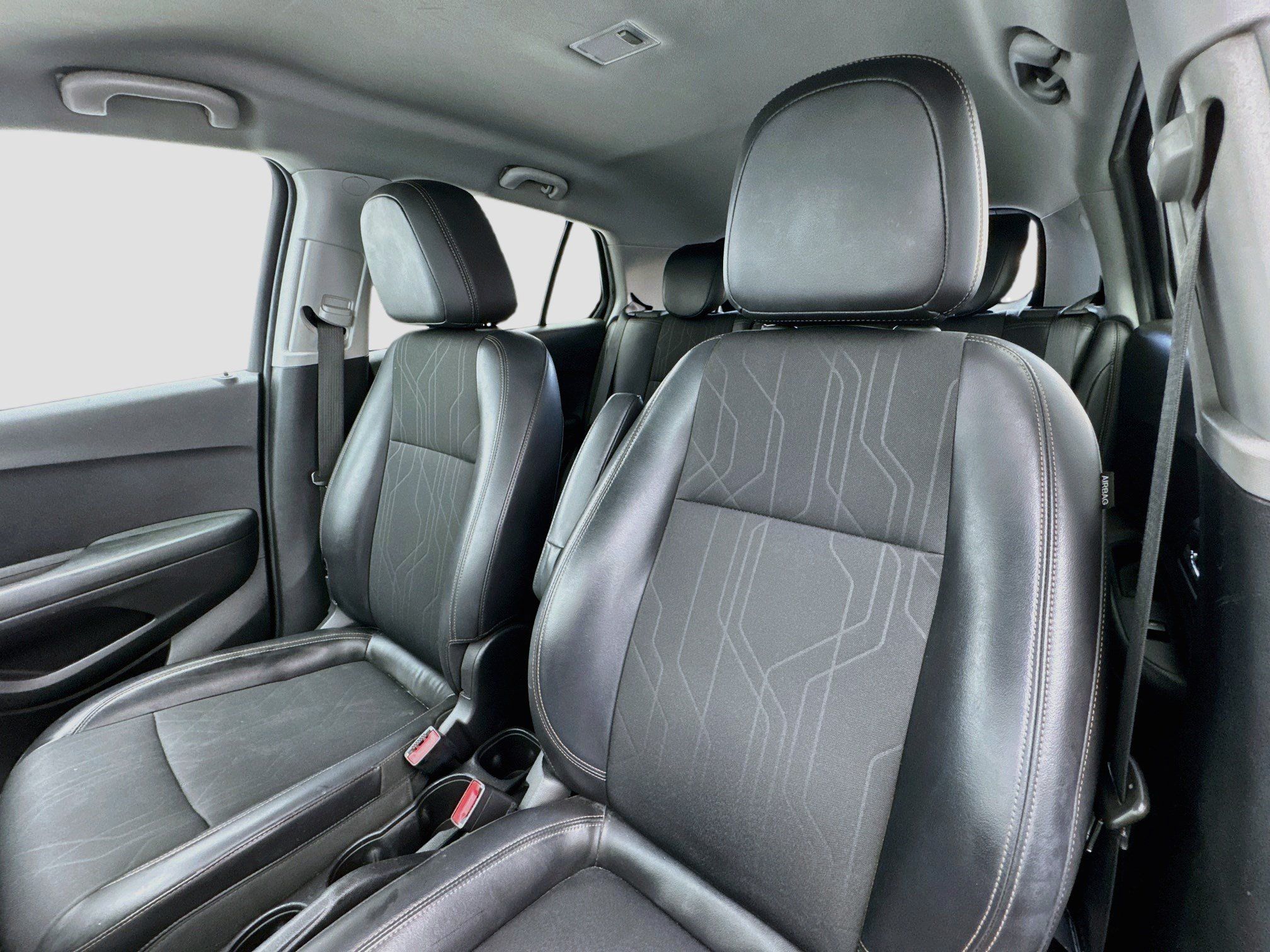 Used 2021 Chevrolet Trax LT AWD/4WD image 13