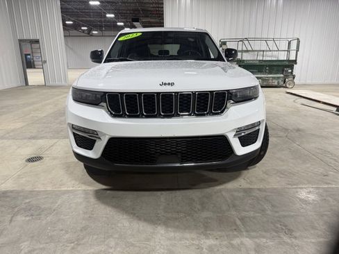 Used 2023 Jeep Grand Cherokee Limited image 2