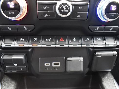 Used 2021 GMC Sierra 1500 Elevation w/ Preferred Package image 26