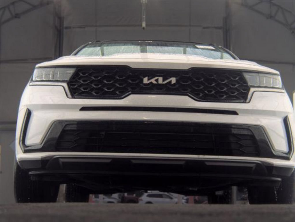 Used 2023 Kia Sorento S w/ Panoramic Sunroof Package FWD image 3