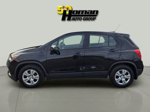 Used 2018 Chevrolet Trax LS image 2