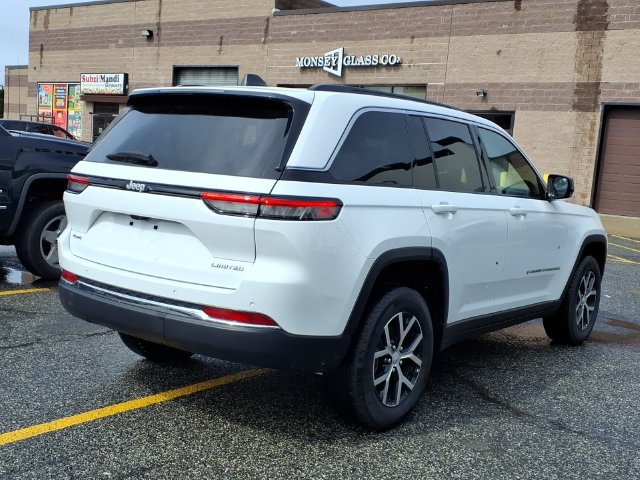 Used 2025 Jeep Grand Cherokee Limited AWD/4WD image 5