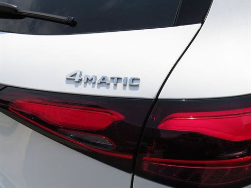 Used 2026 Mercedes-Benz GLC 300 4MATIC image 31