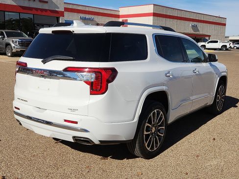 Used 2023 GMC Acadia Denali image 4