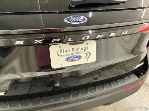 New 2026 Ford Explorer Active AWD/4WD image 5