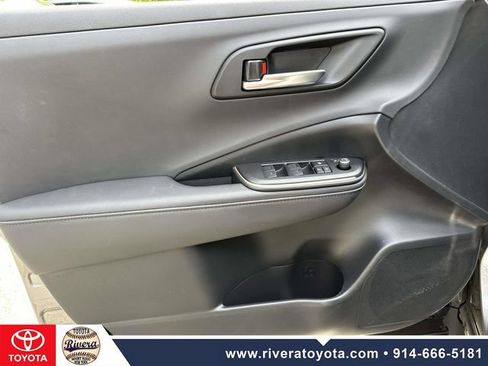 Used 2023 Toyota Crown AWD/4WD image 19