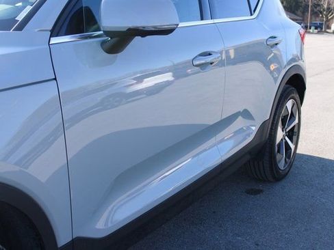 Used 2025 Volvo XC40 B5 Plus image 48