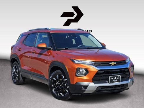 Used 2023 Chevrolet TrailBlazer LT w/ Convenience Package FWD image 1