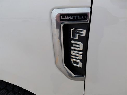 Used 2022 Ford F350 Limited image 27