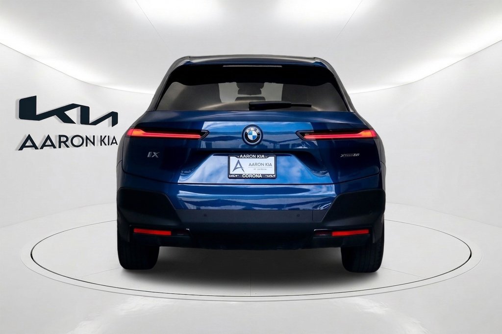 Used 2023 BMW iX xDrive50 AWD/4WD image 6