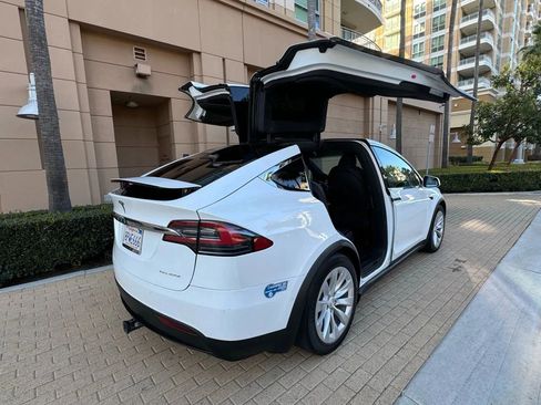 Used 2020 Tesla Model X Long Range AWD/4WD image 6
