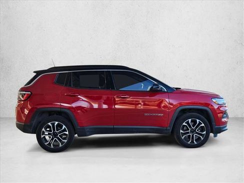 Used 2023 Jeep Compass Limited image 4