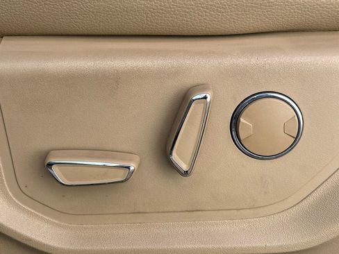 Used 2019 Ford F250 Lariat w/ Chrome Package image 9