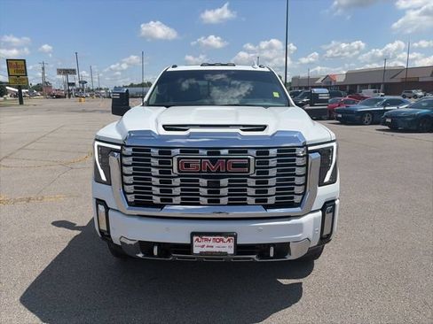 Used 2025 GMC Sierra 2500 Denali w/ Denali Reserve Package AWD/4WD image 9