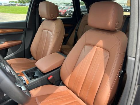 Used 2023 Audi Q5 2.0T Premium w/ Convenience Package AWD/4WD image 23