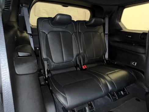 Used 2024 Jeep Grand Cherokee L Limited w/ Luxury Tech Group II image 37