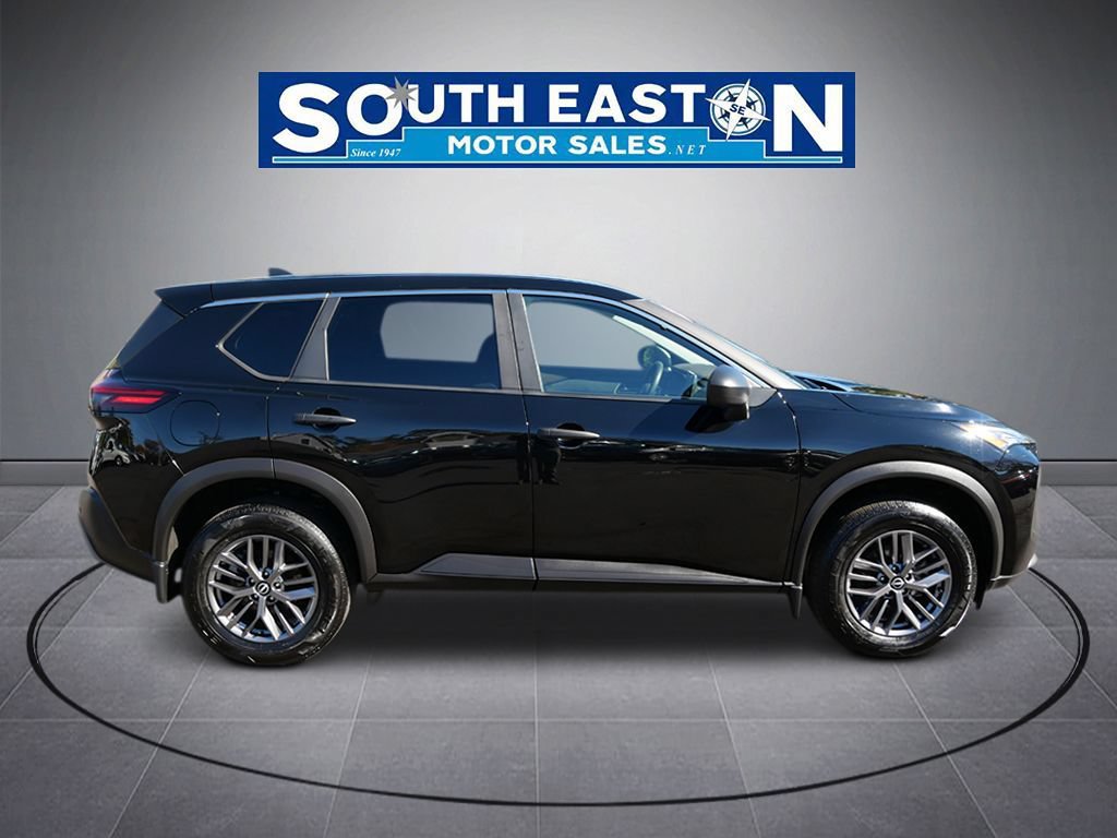 Used 2023 Nissan Rogue S AWD/4WD image 8
