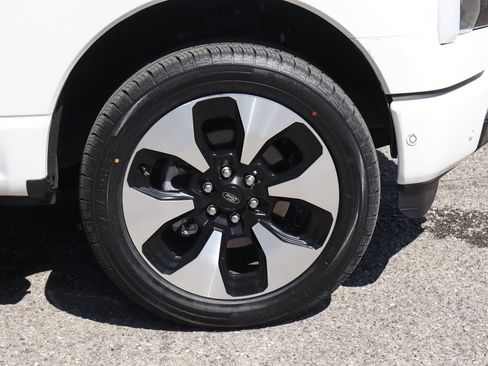 Used 2022 Ford F150 Lightning Platinum AWD/4WD image 48