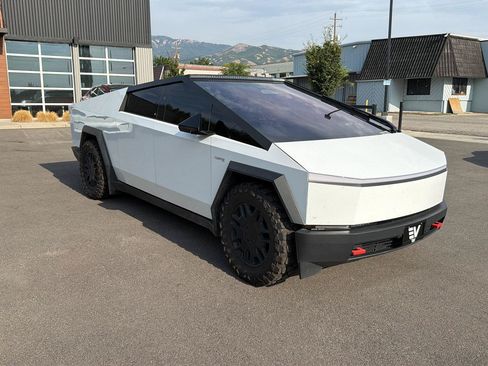 Used 2024 Tesla Cybertruck Cyberbeast AWD/4WD image 3