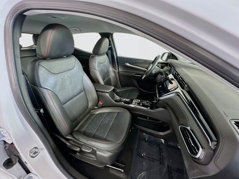 Used 2023 Chevrolet Bolt EUV LT w/ Convenience Package image 28