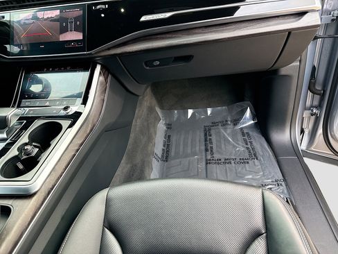 Used 2019 Audi Q8 Premium Plus image 17