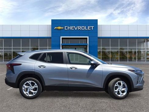 New 2026 Chevrolet Trax LS w/ LS Convenience Package image 3