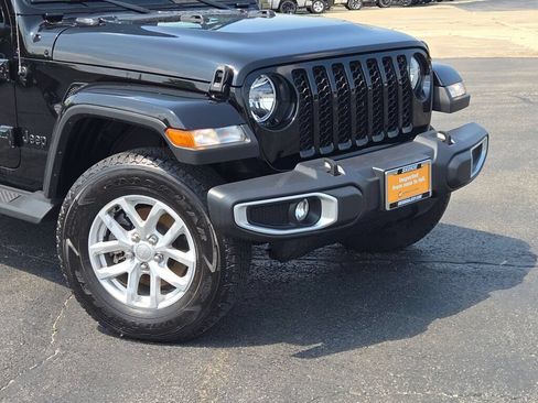 Used 2023 Jeep Gladiator Sport AWD/4WD image 2